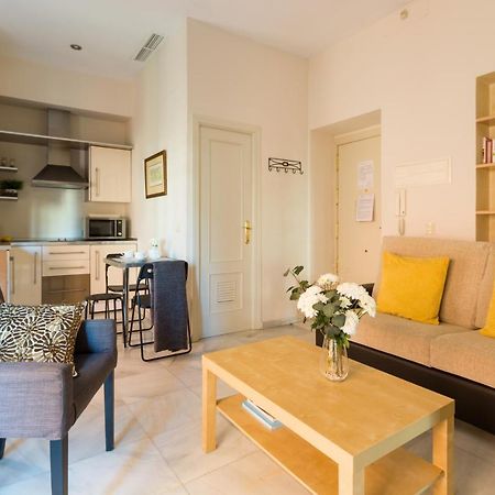 Apartamentos Altamira เซบีญา ภายนอก รูปภาพ