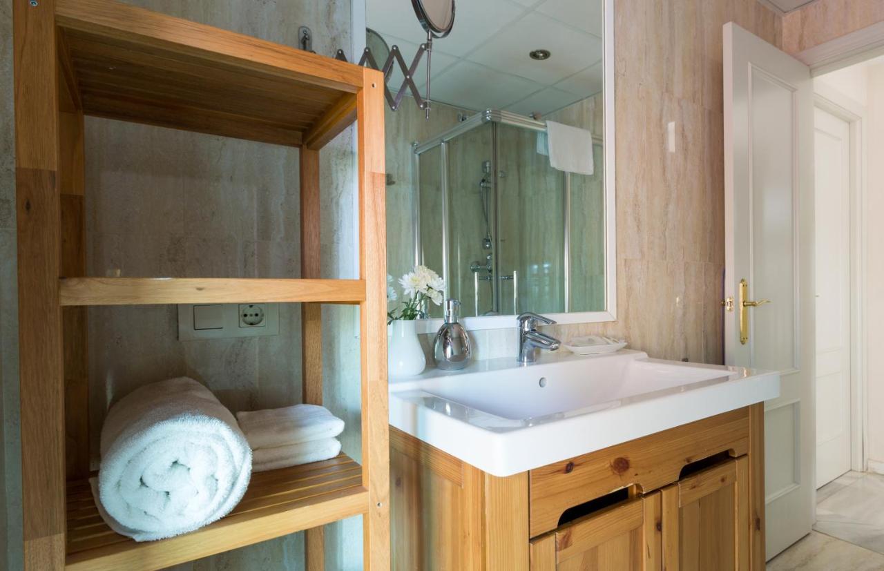 Apartamentos Altamira เซบีญา ภายนอก รูปภาพ