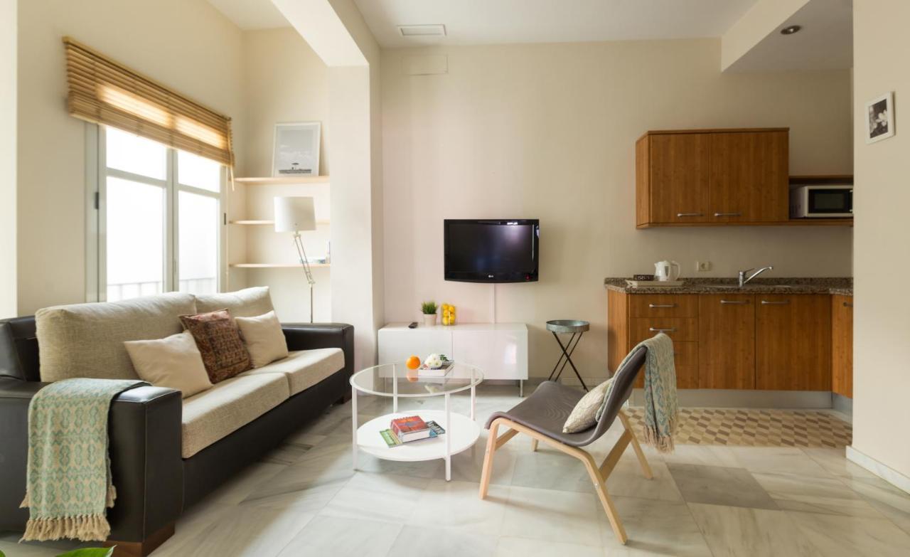 Apartamentos Altamira เซบีญา ภายนอก รูปภาพ