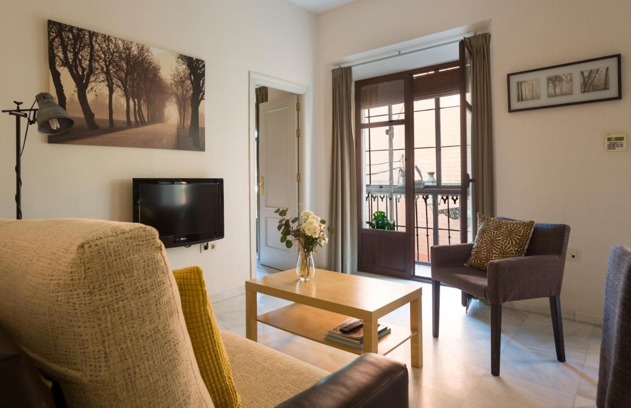 Apartamentos Altamira เซบีญา ภายนอก รูปภาพ
