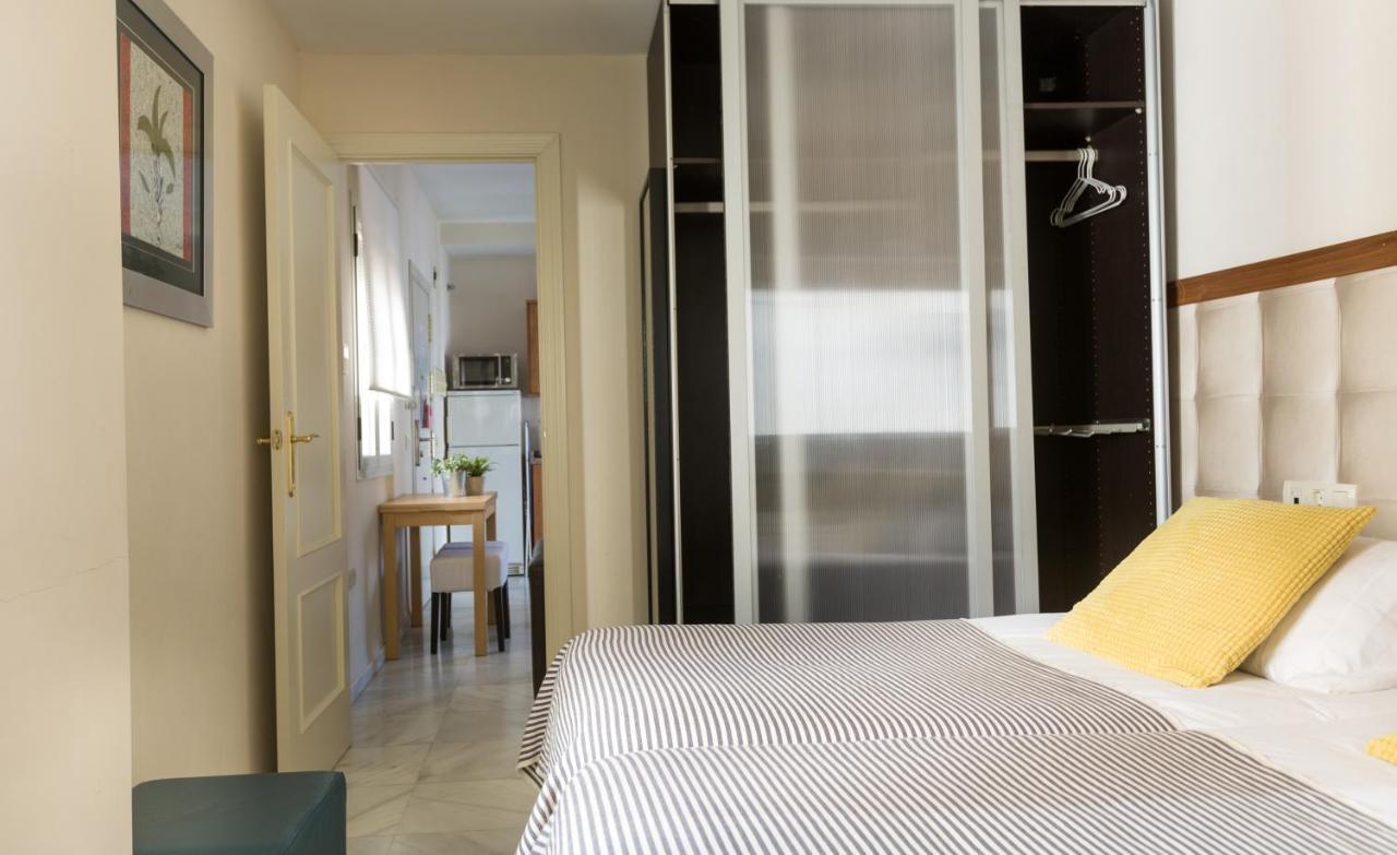 Apartamentos Altamira เซบีญา ภายนอก รูปภาพ