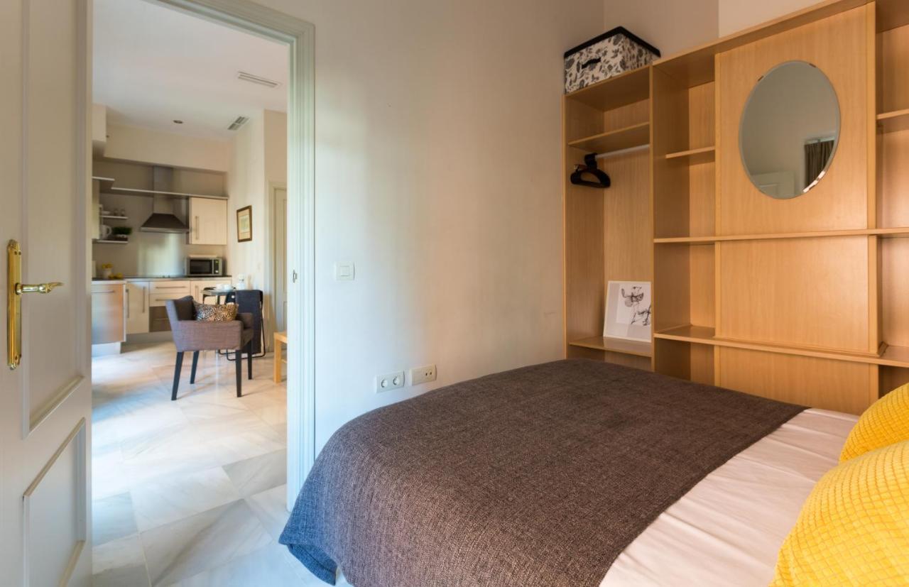 Apartamentos Altamira เซบีญา ภายนอก รูปภาพ