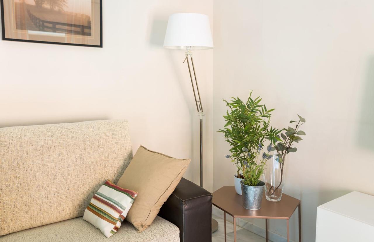 Apartamentos Altamira เซบีญา ภายนอก รูปภาพ