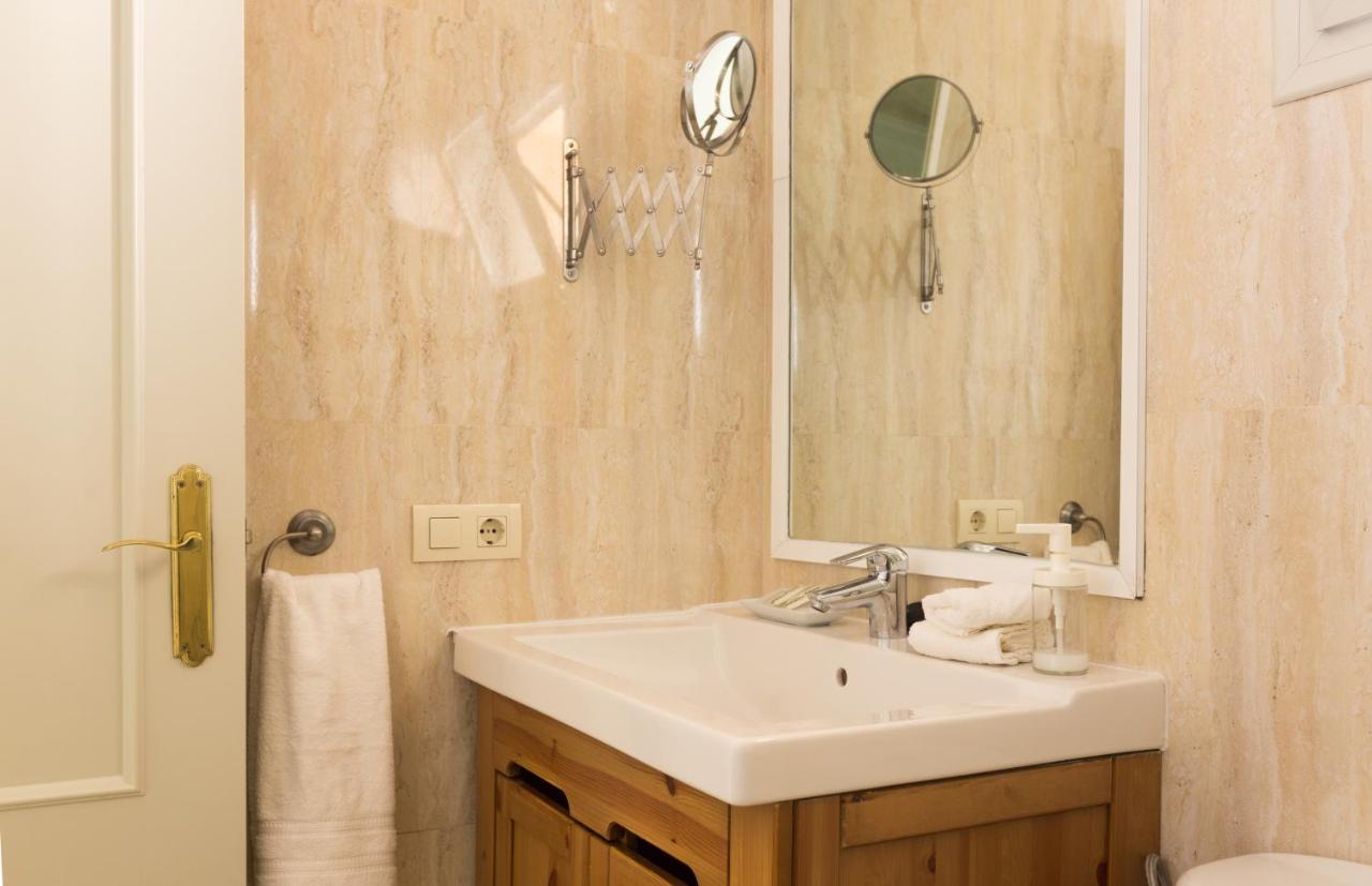 Apartamentos Altamira เซบีญา ภายนอก รูปภาพ