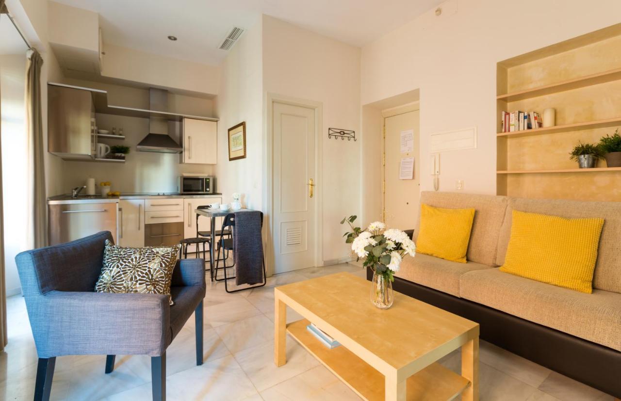 Apartamentos Altamira เซบีญา ภายนอก รูปภาพ