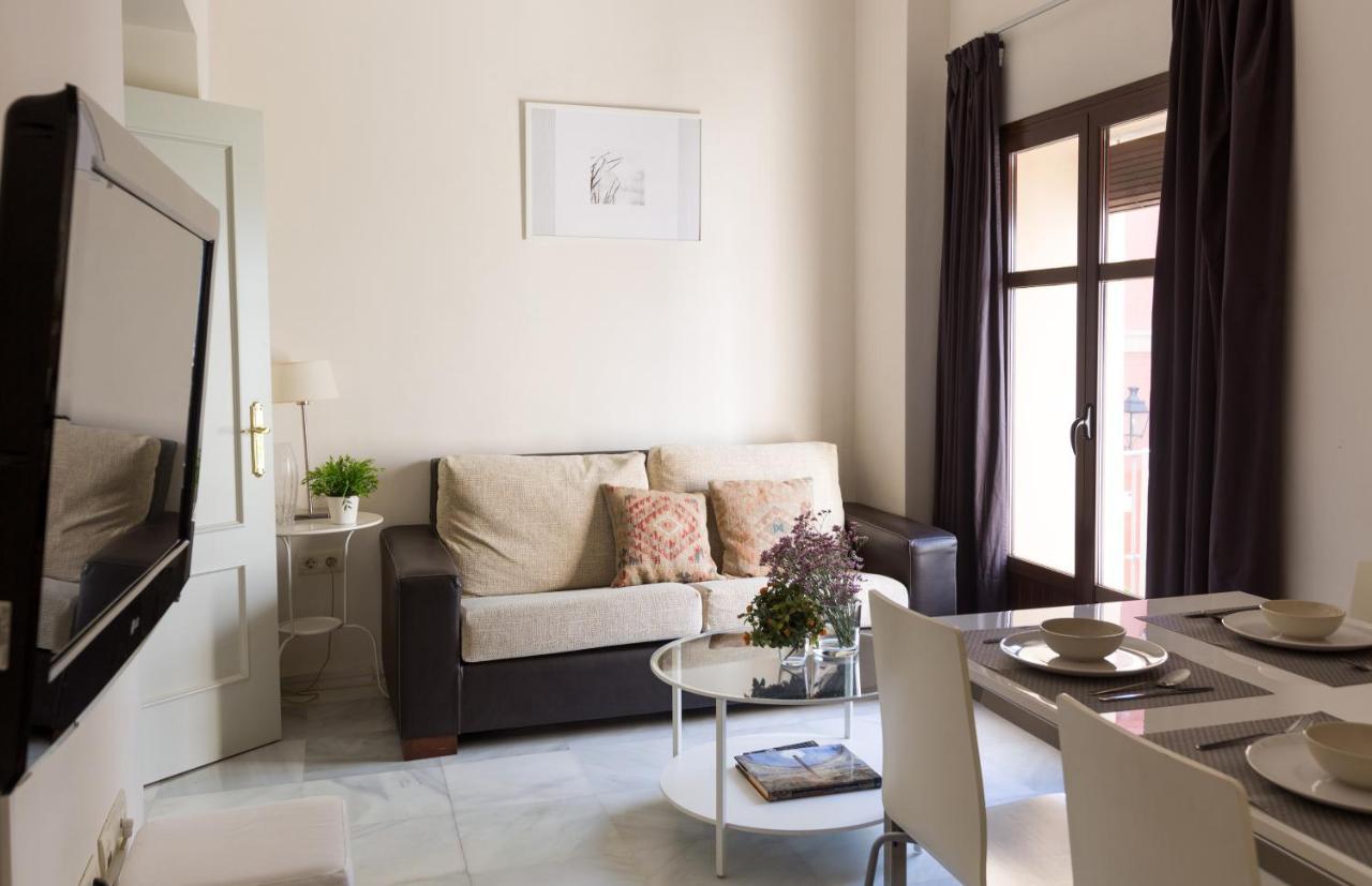Apartamentos Altamira เซบีญา ภายนอก รูปภาพ